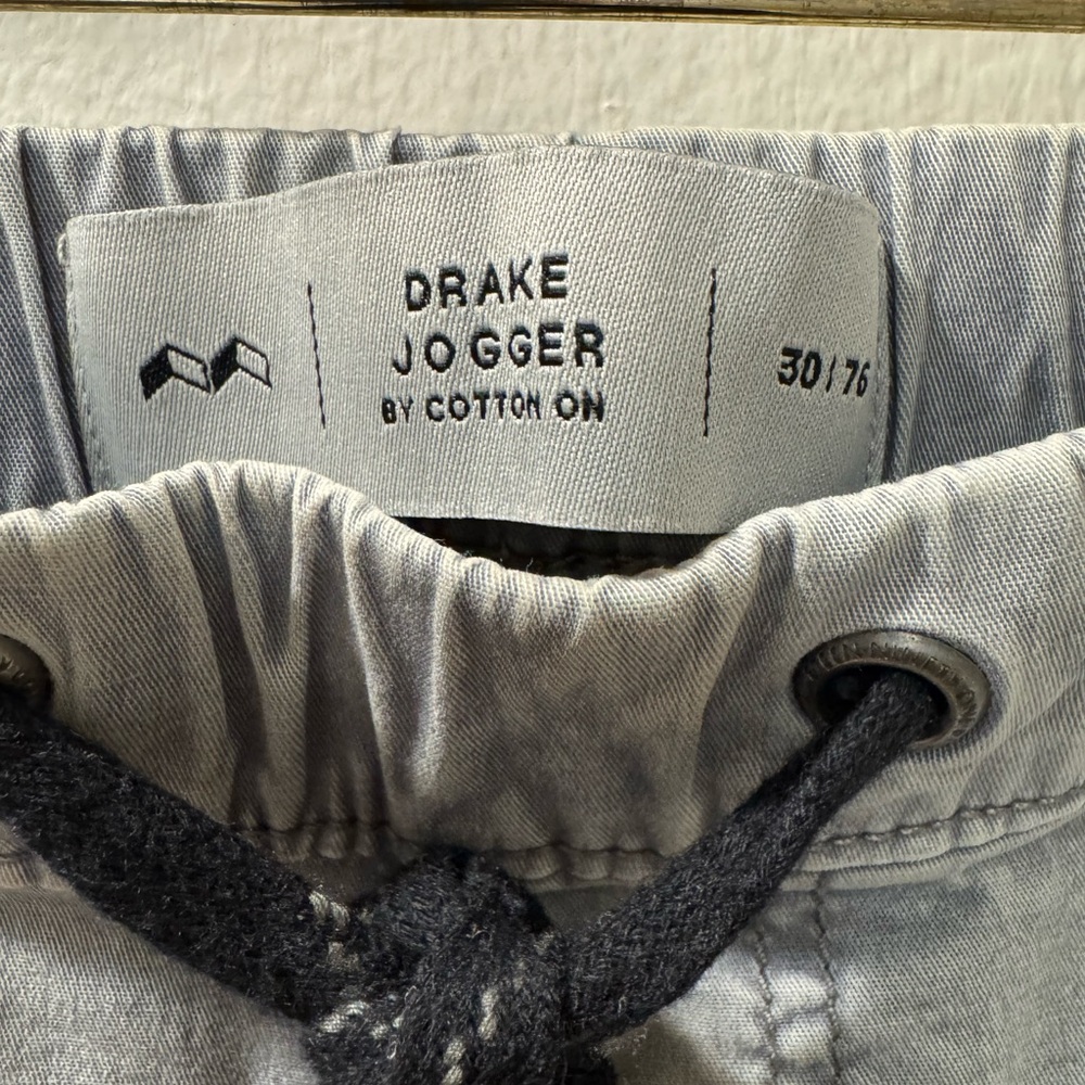 Light Gray Men's Jogger Sweatpants - Casual Drawstring Joggers - Picture 5 of 8